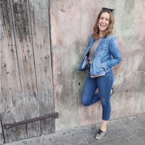 Meet your Posher, Taylor - Picture 9 of 11